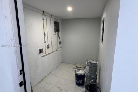 House in West Park, Florida 4 bedrooms № 1898139 - photo 28