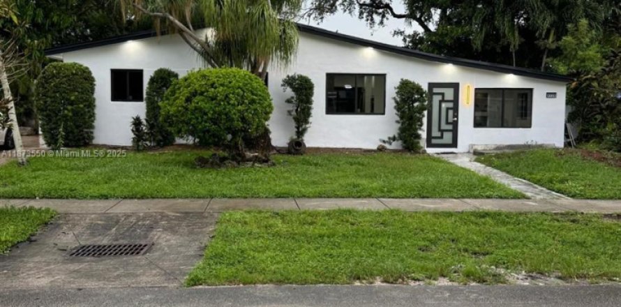 House in West Park, Florida 4 bedrooms № 1898139
