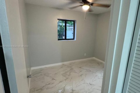 House in West Park, Florida 4 bedrooms № 1898139 - photo 23