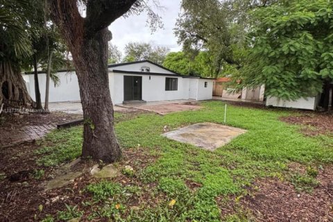 House in West Park, Florida 4 bedrooms № 1898139 - photo 29