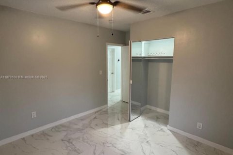 House in West Park, Florida 4 bedrooms № 1898139 - photo 24