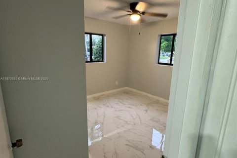 House in West Park, Florida 4 bedrooms № 1898139 - photo 26