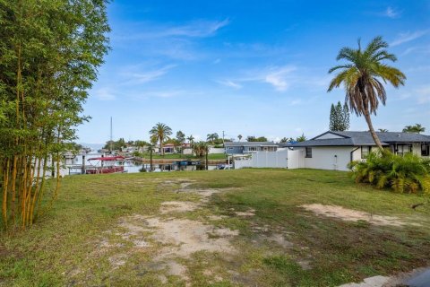 Terreno en venta en New Port Richey, Florida № 1778128 - foto 13