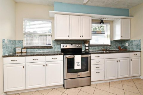 House in Orlando, Florida 2 bedrooms, 81.57 sq.m. № 1834632 - photo 2