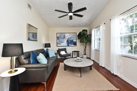 House in Orlando, Florida 2 bedrooms, 81.57 sq.m. № 1834632 - photo 10