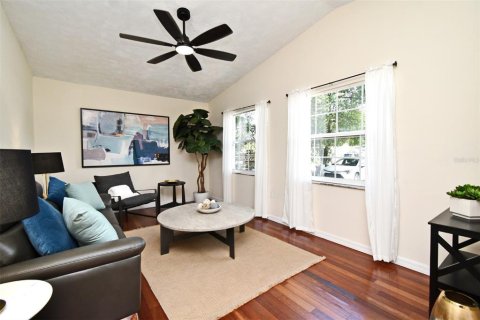 House in Orlando, Florida 2 bedrooms, 81.57 sq.m. № 1834632 - photo 11