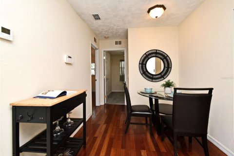 House in Orlando, Florida 2 bedrooms, 81.57 sq.m. № 1834632 - photo 7