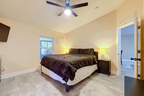 House in Apopka, Florida 3 bedrooms, 151.62 sq.m. № 2133355 - photo 19