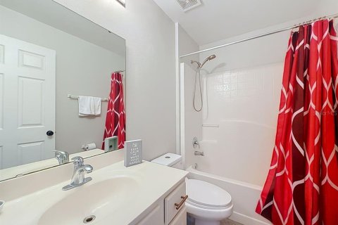 House in Apopka, Florida 3 bedrooms, 151.62 sq.m. № 2133355 - photo 29