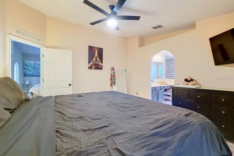 House in Apopka, Florida 3 bedrooms, 151.62 sq.m. № 2133355 - photo 17