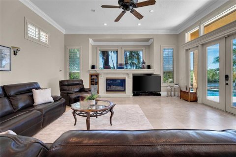 House in Seminole, Florida 5 bedrooms, 470.18 sq.m. № 1805460 - photo 12
