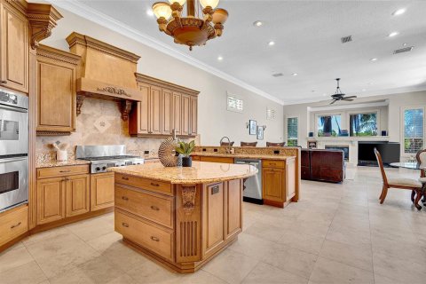 House in Seminole, Florida 5 bedrooms, 470.18 sq.m. № 1805460 - photo 10