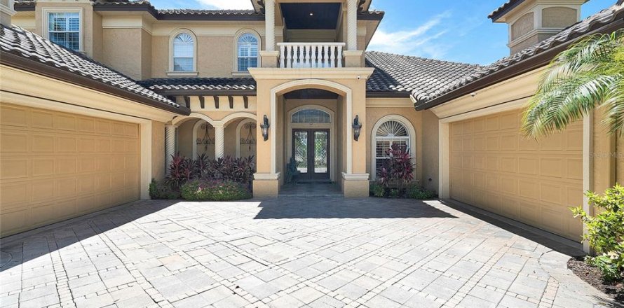 House in Seminole, Florida 5 bedrooms, 470.18 sq.m. № 1805460