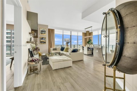Condo in Miami, Florida, 3 bedrooms № 2185914 - photo 4