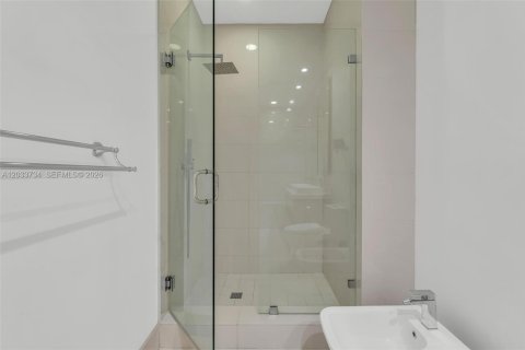Condo in Miami, Florida, 3 bedrooms № 2185914 - photo 28