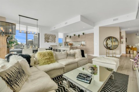 Condo in Miami, Florida, 3 bedrooms № 2185914 - photo 6
