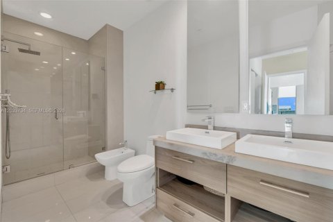 Condo in Miami, Florida, 3 bedrooms № 2185914 - photo 27
