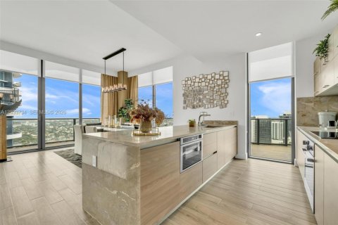 Condo in Miami, Florida, 3 bedrooms № 2185914 - photo 11