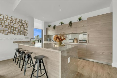 Condo in Miami, Florida, 3 bedrooms № 2185914 - photo 10
