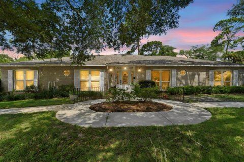 Condo in DeLand, Florida, 2 bedrooms  № 2235989