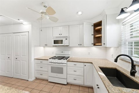 Condominio en venta en DeLand, Florida, 2 dormitorios, 111.11 m2 № 2235989 - foto 15