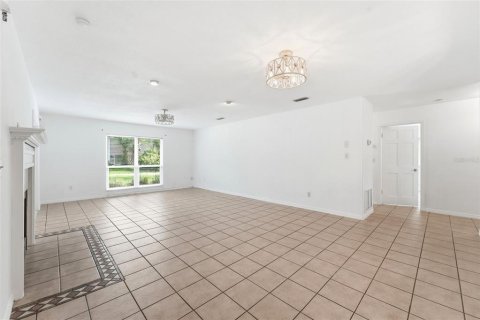 Condominio en venta en DeLand, Florida, 2 dormitorios, 111.11 m2 № 2235989 - foto 11