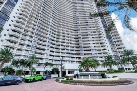 Condominio en venta en Aventura, Florida, 3 dormitorios, 176.51 m2 № 1973155 - foto 4