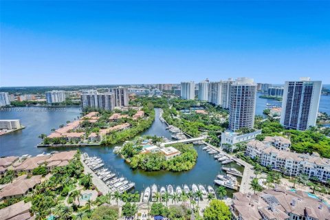 Condominio en venta en Aventura, Florida, 3 dormitorios, 176.51 m2 № 1973155 - foto 13