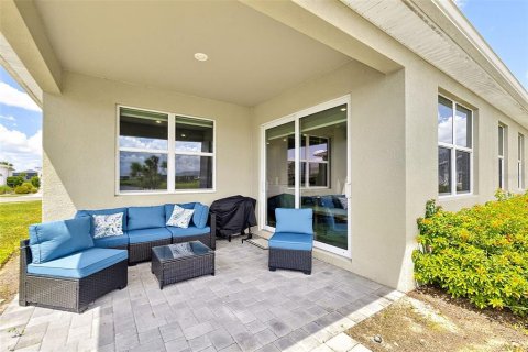 House in Punta Gorda, Florida 3 bedrooms, 154.12 sq.m. № 2203731 - photo 25