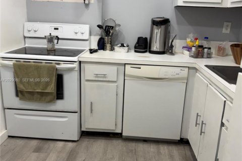 Condo in Sunny Isles Beach, Florida, 1 bedroom № 2087594 - photo 9