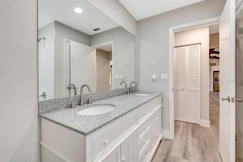 House in Venice, Florida 3 bedrooms, 159.98 sq.m. № 1525018 - photo 23