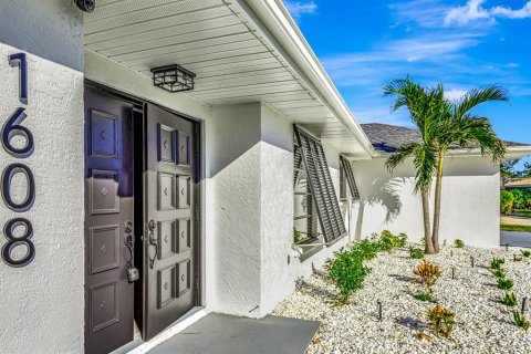 House in Venice, Florida 3 bedrooms, 159.98 sq.m. № 1525018 - photo 2