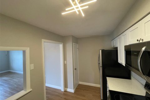 Apartamento en alquiler en Lakeland, Florida, 2 dormitorios, 81.29 m2 № 2215182 - foto 5