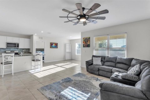 Villa ou maison à vendre à Lakeland, Floride: 3 chambres, 155.33 m2 № 2419660 - photo 4