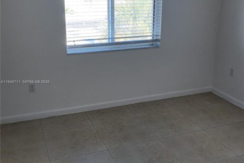 Снять в аренду квартиру в Катлер-Бей, Флорида 1 спальня, 40372.35м2, № 2004556 - фото 9