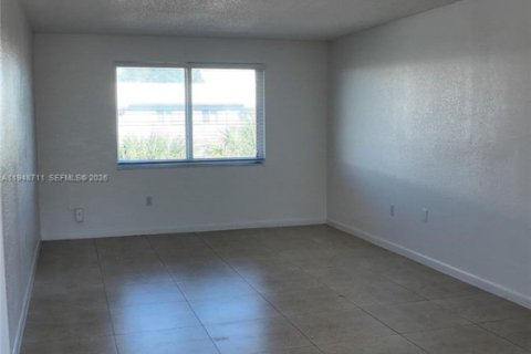 Квартира в Катлер-Бей, Флорида 1 спальня, 40372.4м2 № 2004556