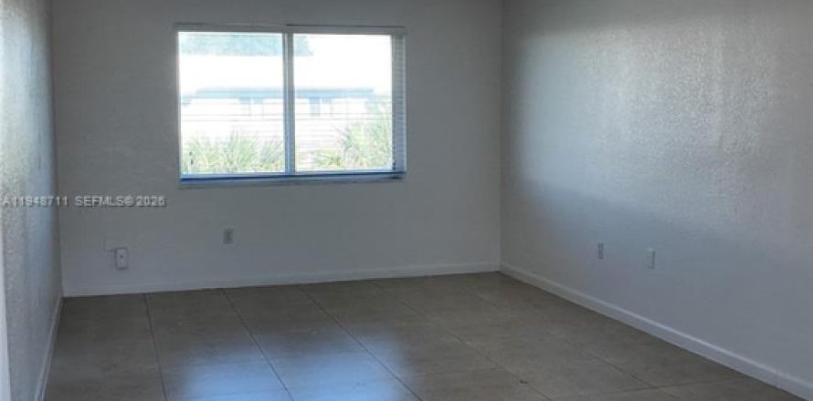 Квартира в Катлер-Бей, Флорида 1 спальня, 40372.4м2 № 2004556