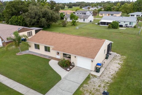 Villa ou maison à vendre à North Port, Floride: 3 chambres, 109.16 m2 № 1902653 - photo 28