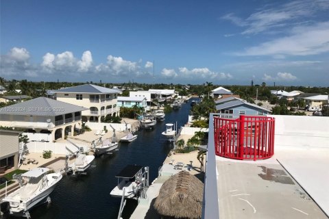 Villa ou maison à louer à Big Pine Key, Floride: 4 chambres, 218.51 m2 № 2180499 - photo 5