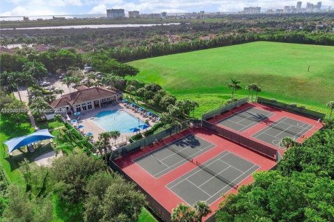 Villa ou maison à vendre à Hollywood, Floride: 3 chambres, 178.28 m2 № 2088013 - photo 29
