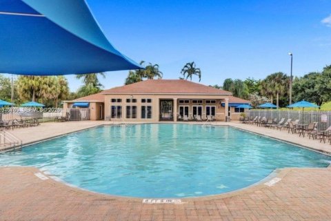 Villa ou maison à vendre à Hollywood, Floride: 3 chambres, 178.28 m2 № 2088013 - photo 24