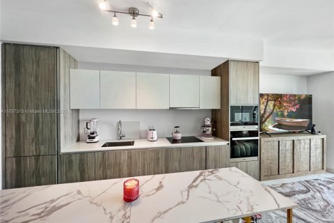 Купить кондоминиум в Майами, Флорида 1 спальня, 73.39м2, № 2042918 - фото 9