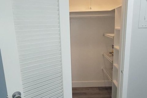 Condo in West Palm Beach, Florida, 1 bedroom № 2191807 - photo 22