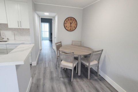 Condo in West Palm Beach, Florida, 1 bedroom № 2191807 - photo 21