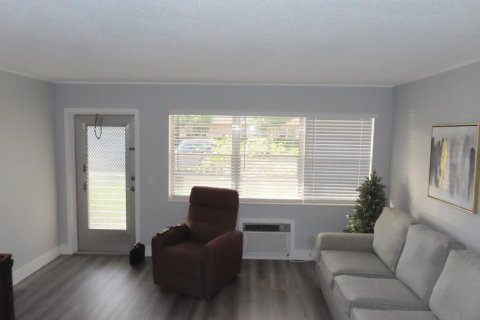Condo in West Palm Beach, Florida, 1 bedroom № 2191807 - photo 7