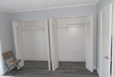 Condo in West Palm Beach, Florida, 1 bedroom № 2191807 - photo 13