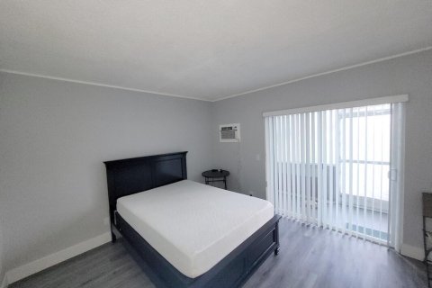 Condo in West Palm Beach, Florida, 1 bedroom № 2191807 - photo 29