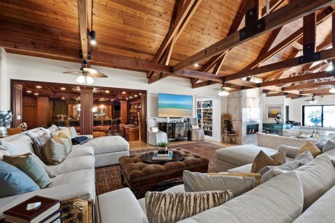 House in Longboat Key, Florida 8 bedrooms, 1184.69 sq.m. № 2206179 - photo 12