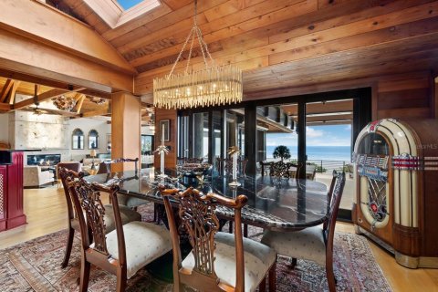 House in Longboat Key, Florida 8 bedrooms, 1184.69 sq.m. № 2206179 - photo 18