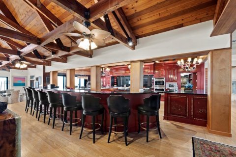 House in Longboat Key, Florida 8 bedrooms, 1184.69 sq.m. № 2206179 - photo 14